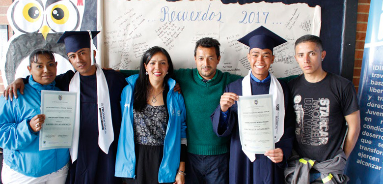 Imágen 150 jóvenes de IDIPRON reciben el título de bachiller académico