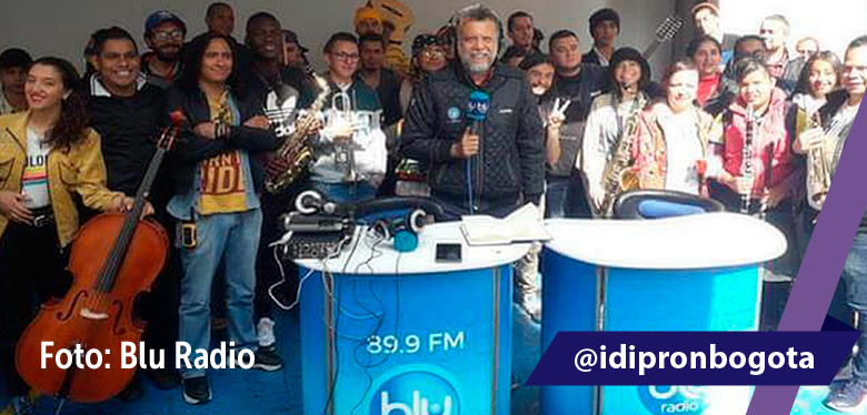 Jóvenes en nota de radio con blu radio conservatorio Javier De Nicoló