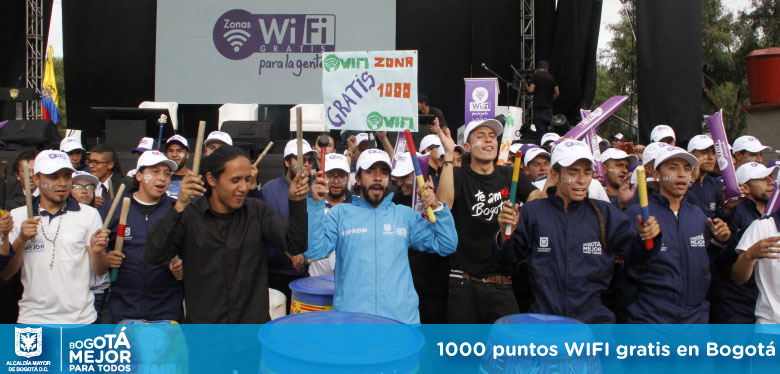 Imágen asistentes al punto 1000 de internet gratis en Bogotá