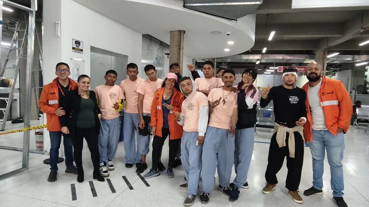 MÁS DE 150 JÓVENES SE BENEFICIAN EN LA CUARTA JORNADA DE DOCUMENTACIÓN DEL IDIPRON