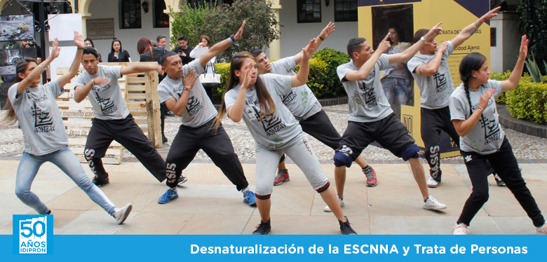 Jóvenes del IDIPRON bailando en el concejo de Bogotá